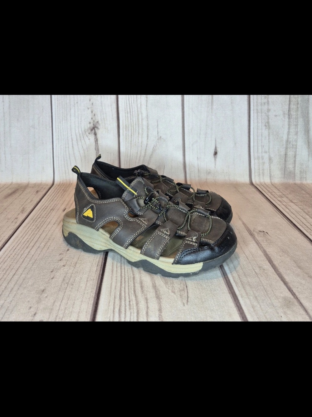 Ozark Trail Men's Size 9 Outdoor Round Toe Brown Faux Leather Fisherman Sandals